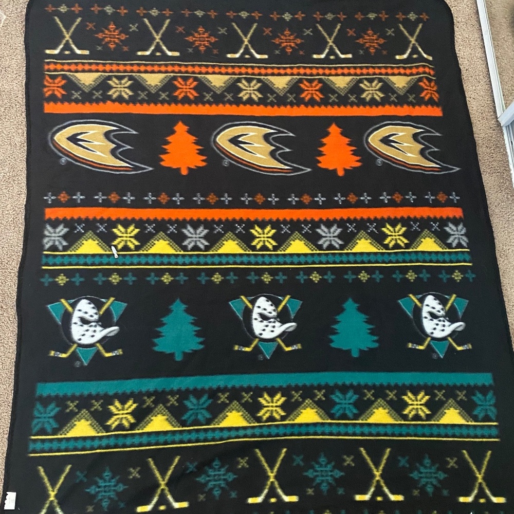 NEW Anaheim Ducks Blanket Mighty Ducks UNOPENED Sealed - Picture 5 of 5